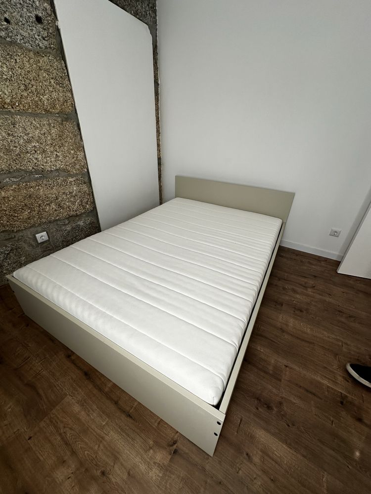 4 camas GURKSEN c/cabeceira beje claro IKEA + colchões