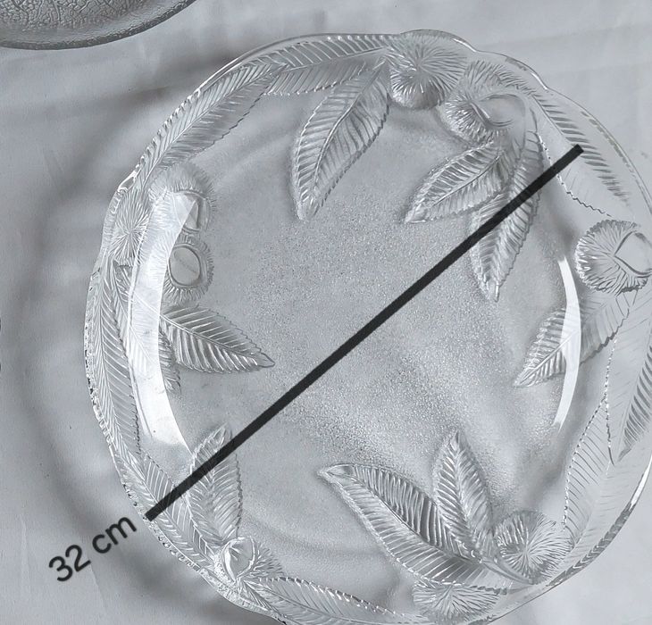 Taças e pratos de servir