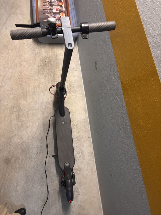 Xiaomi Mi Electric Scooter Essential