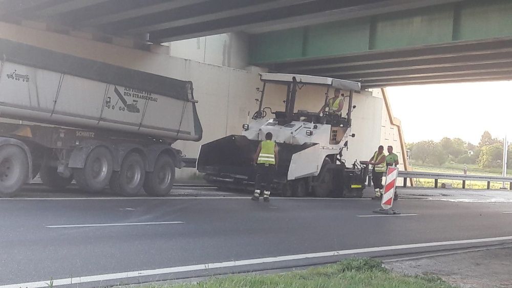 Układanie asfaltu/budowa dróg/parkingów/asfaltowanie/zalewanie spękań