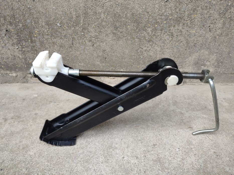 Домкрат Opel zafira a Опель зафіра а