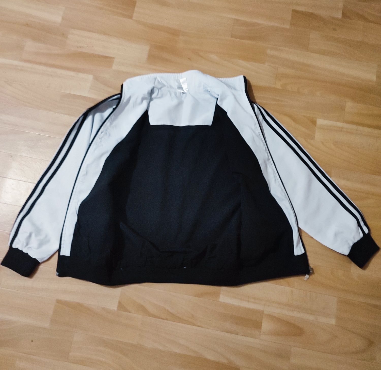 Спортивная куртка ветровка Adidas для мальчика новый р 152-156