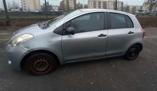 Toyota Yaris 1.0 LUNA- 5- drzwiowa, rok. prod. 2006