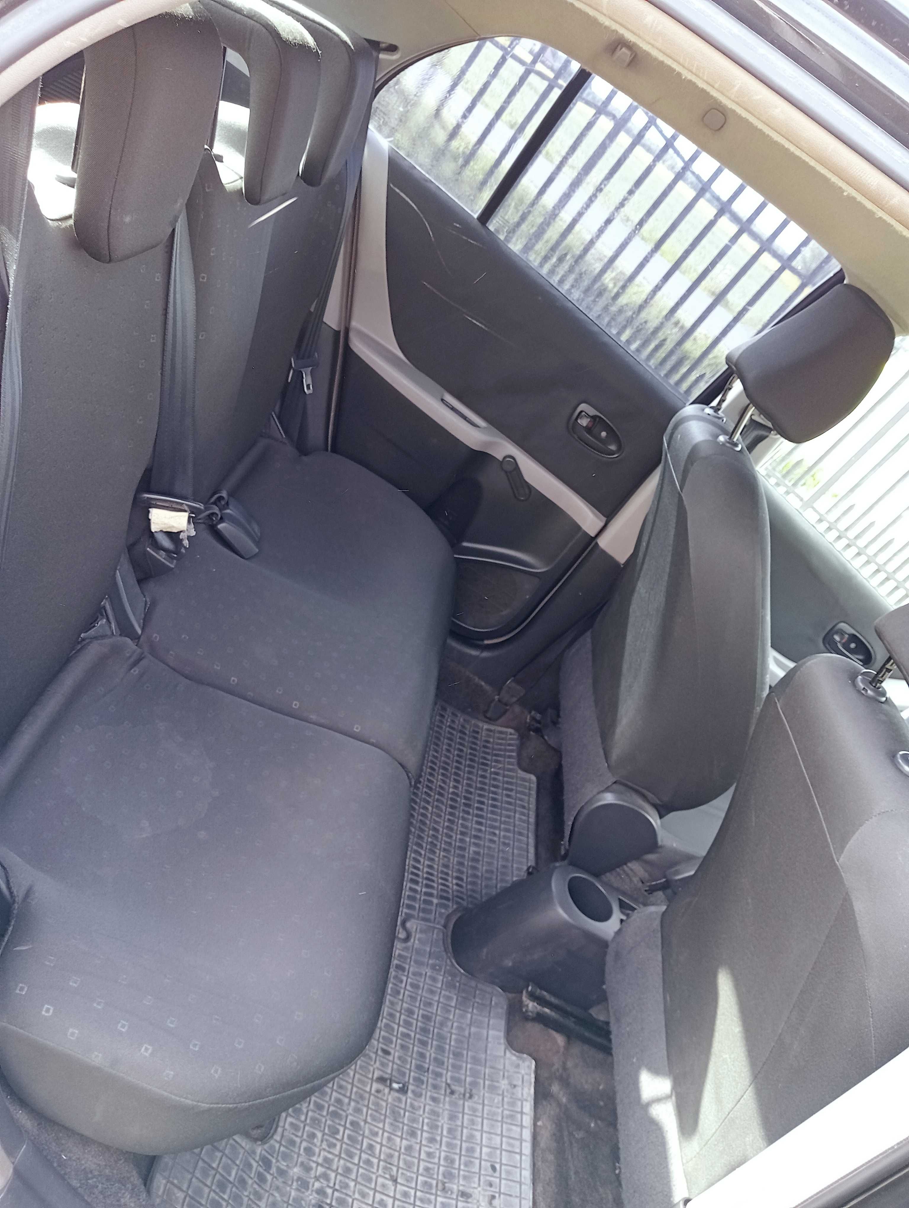TOYOTA YARIS II 1.4 D-4D bezwypadkowy