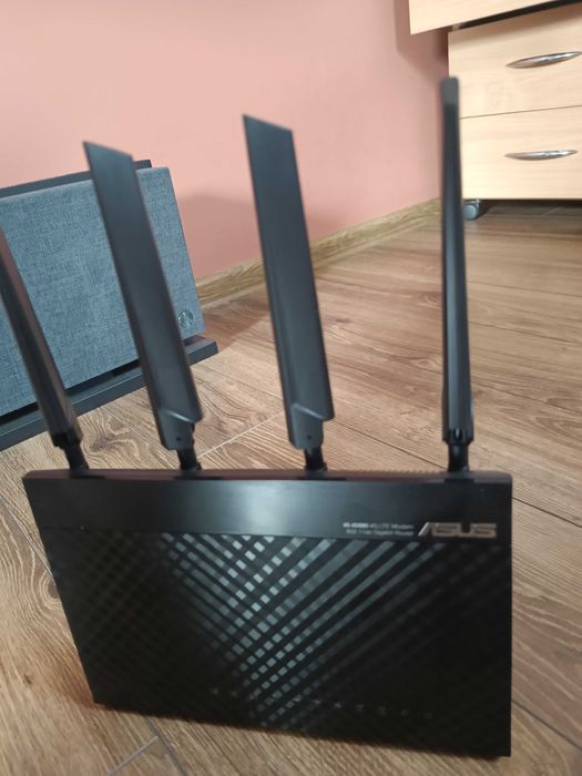 Asus 4G-AC68U router uszkodzone gniazdo sim