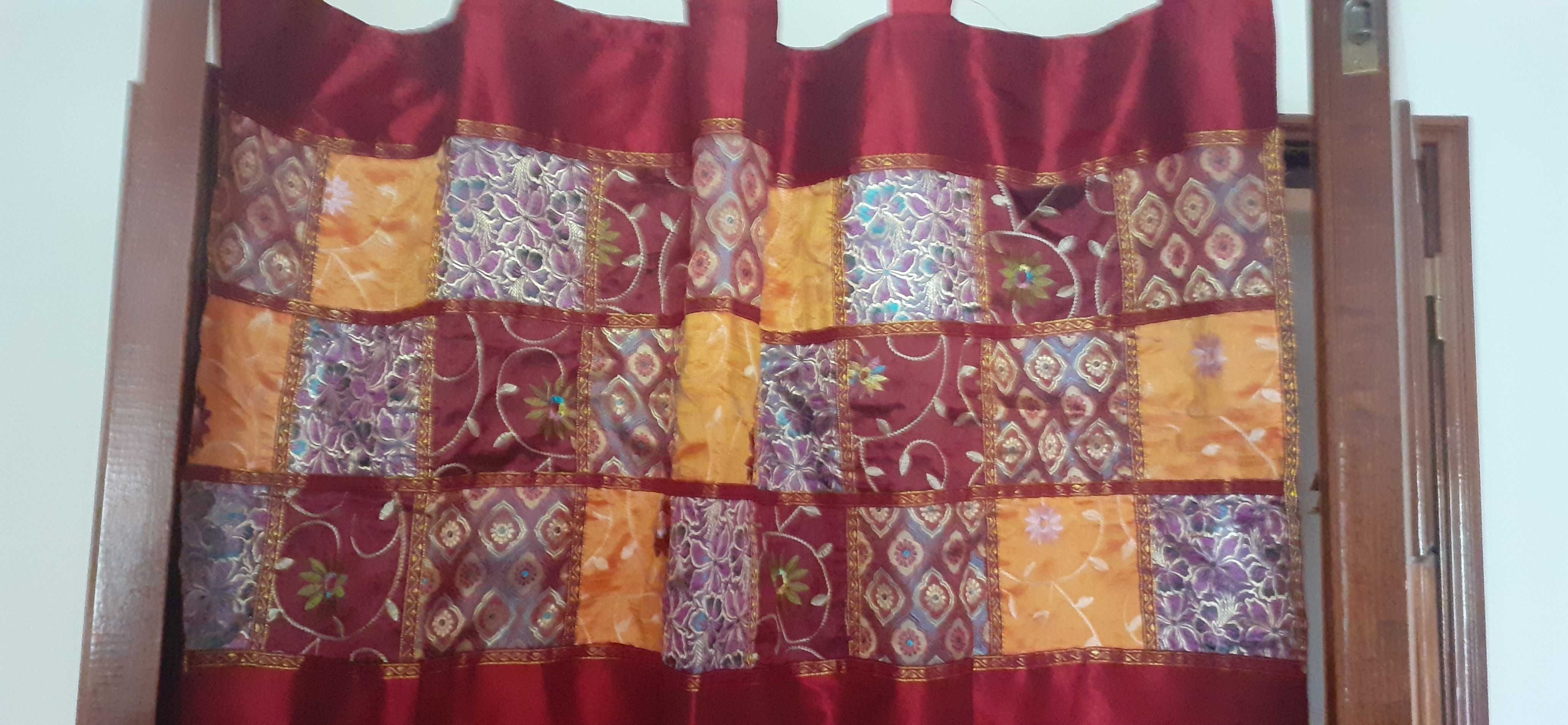 Lote 4 cortinados motivos indianos