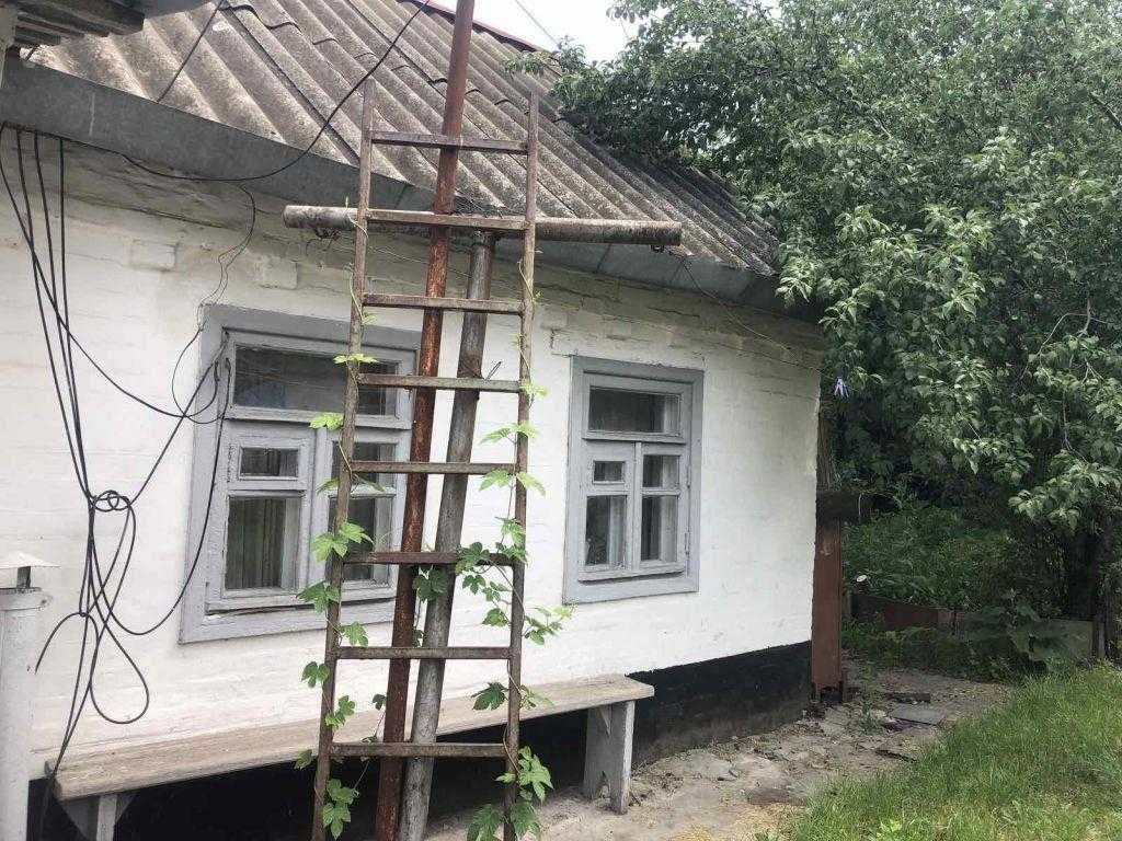 Продається частина будинку біля Сонячного парку
