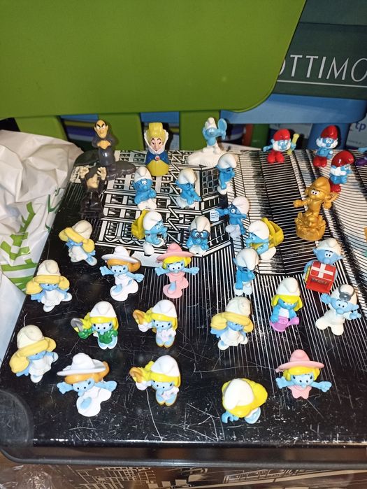 43 małe figurki z bajki Smerfy