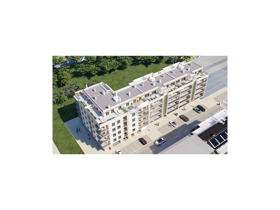 Duplex T3 + 1 com BOX e 2 terraços - Montijo