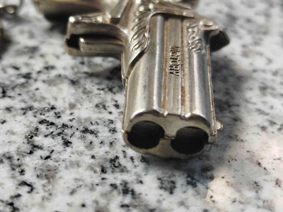 pistolet kapiszonowy Victory, brelok do kluczy, metalowy Hong Kong