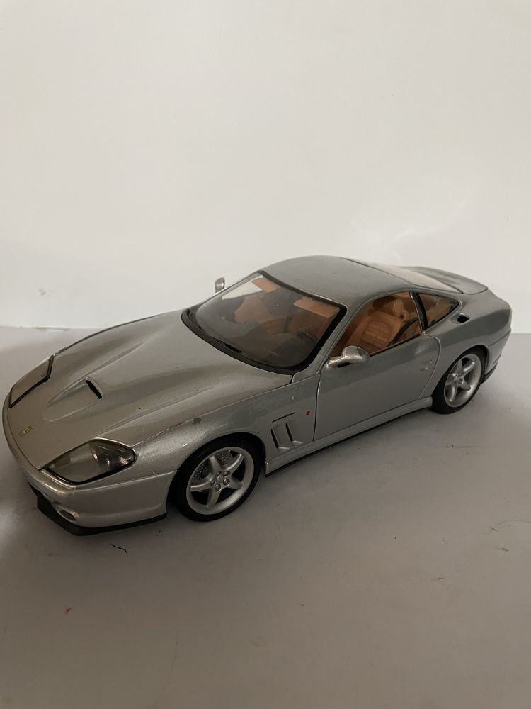 Ferrari 550 maranello escala 1/18