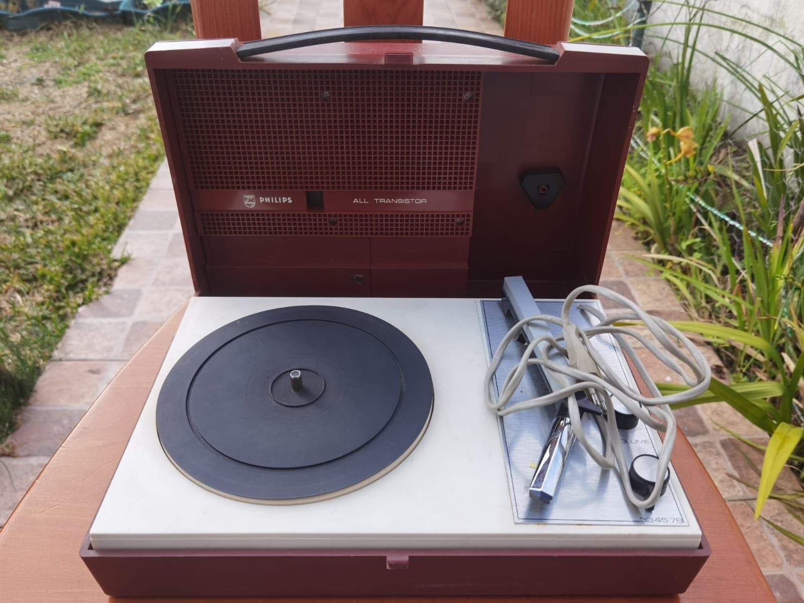 Gira-Discos - Philips Dutch SUNDAY RED MELLOW record player 1980