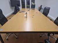 Mesa de sala de reuniões 350x140 cm com tomadas electricas