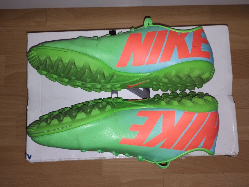 Buty piłkarskie turfy 38,5 Nike Mercurial Victory IV TF