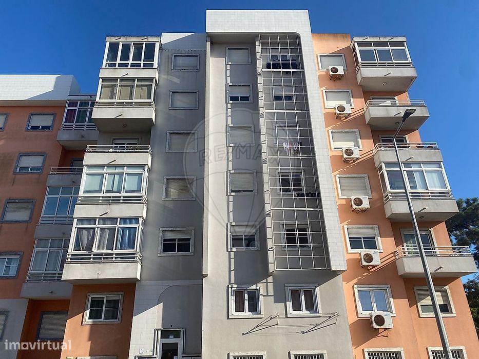 Apartamento T2, na Quinta da Courela / Seixal