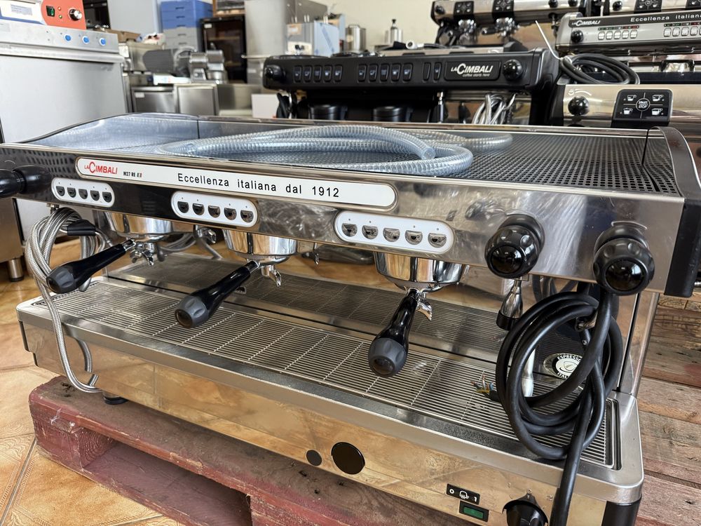 Maquina café industrial La cimbaly M27 três grupos