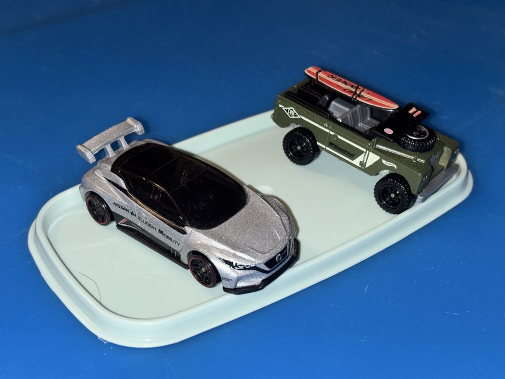 Carrinhos Hot Wheels e Mettal Machines semi novos