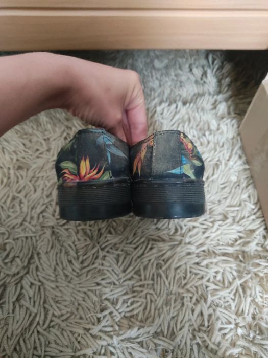Niskie martensy, Dr. Martens, egzotyczne kwiaty, rozmiar 40, jak nowe