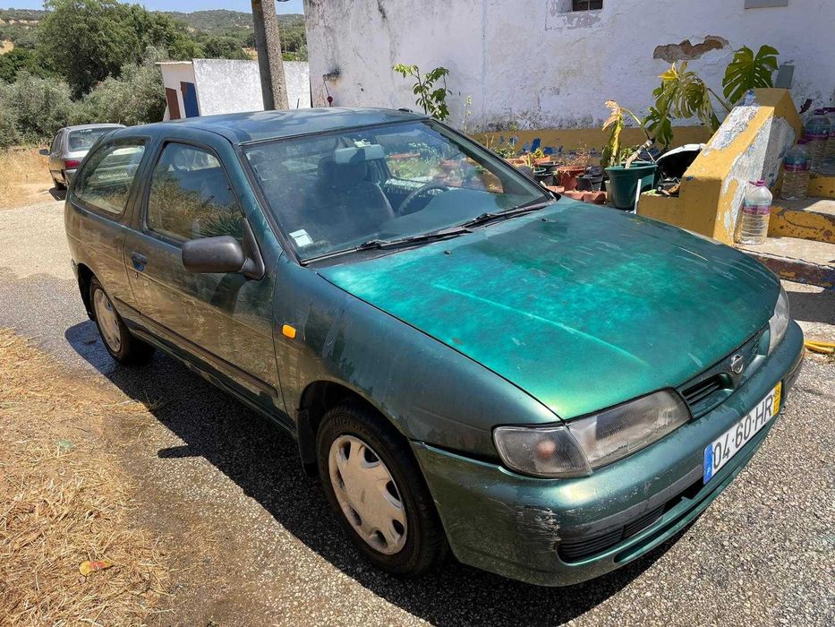 Nissan Almera 2.0D Comercial 1996 - a andar, ideal para peças.