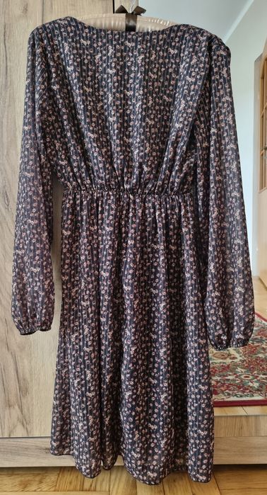 Sukienka w kwiaty M