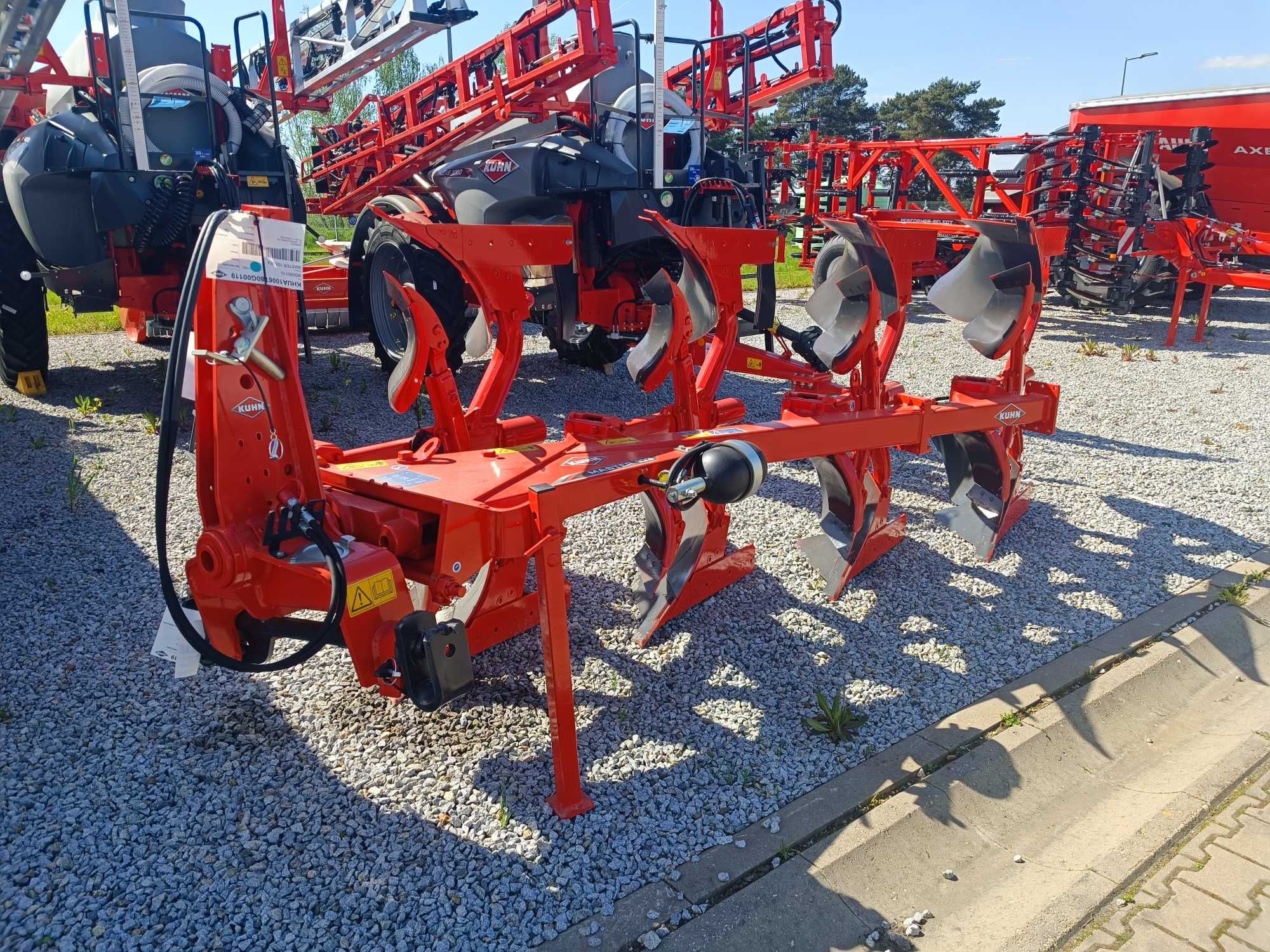 Pług KUHN MASTER 103 4NSH hydrauliczne zabezpieczenie - od ręki