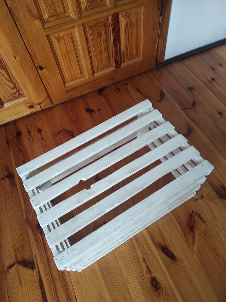 Skrzynia biała hand made