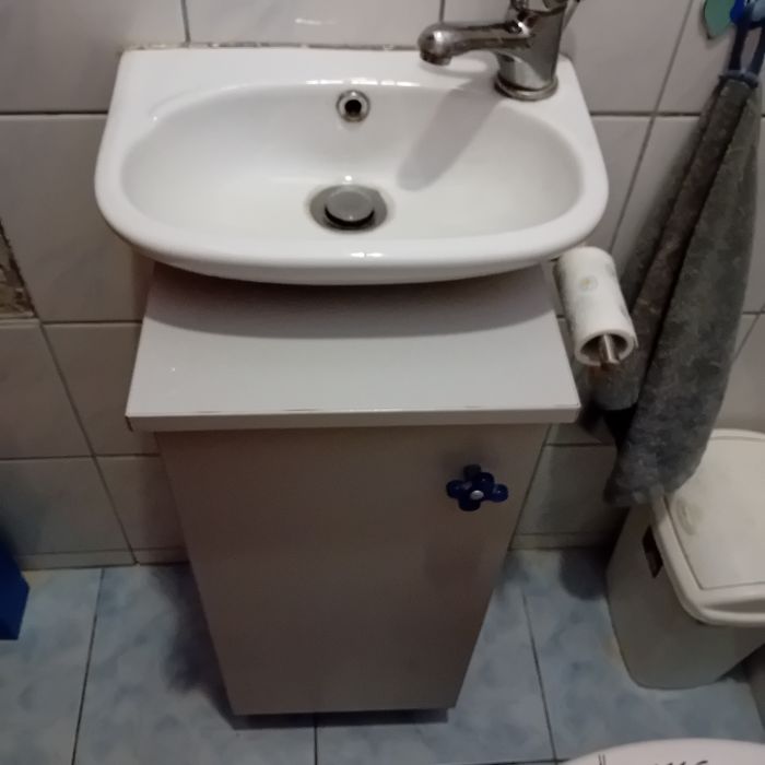 Szafka z umywalką szara