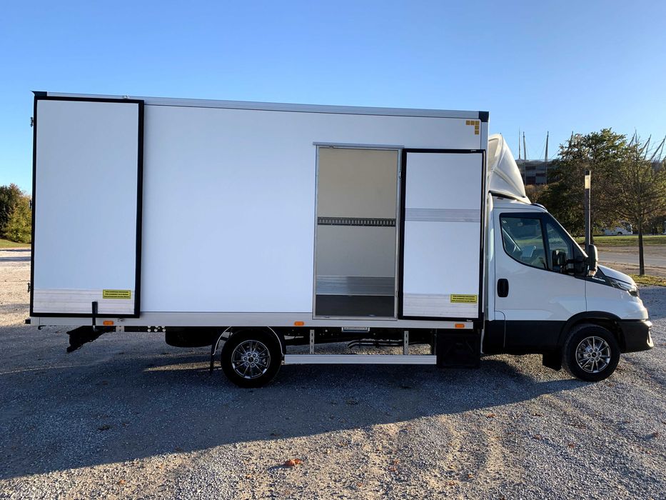 Wynajem Busa Dostawczego, Wynajem busa Kontener Iveco 10EP Warszawa