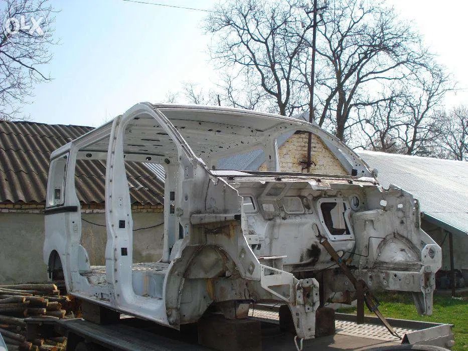 Кузов четвертина Opel Vivaro Renault Trafiс  лонжерон стойка поріг дах