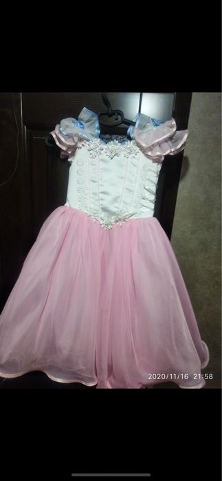 Плаття на дівчинку