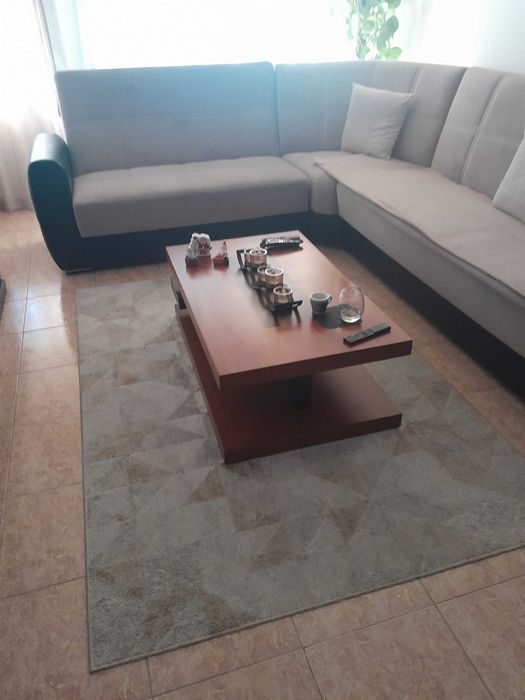 Tenho um sofá para venda em bom estado motivo troca de casa.