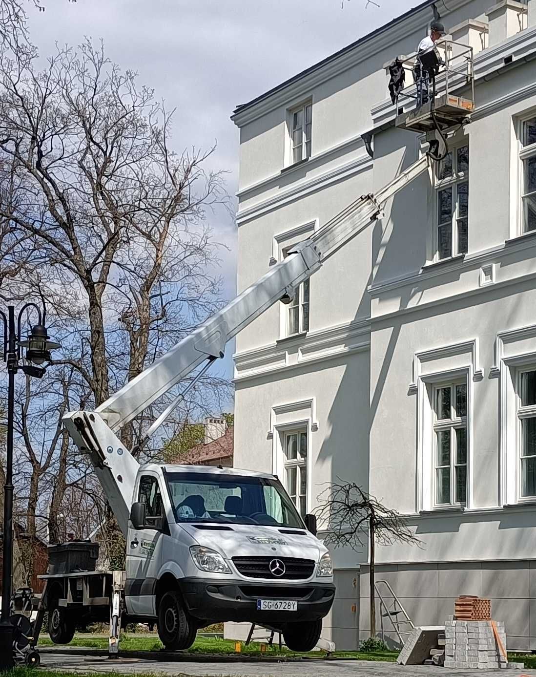 Podnośnik koszowy 21 m, Zwyżka Kraków, wynajem z operatorem, wycinka