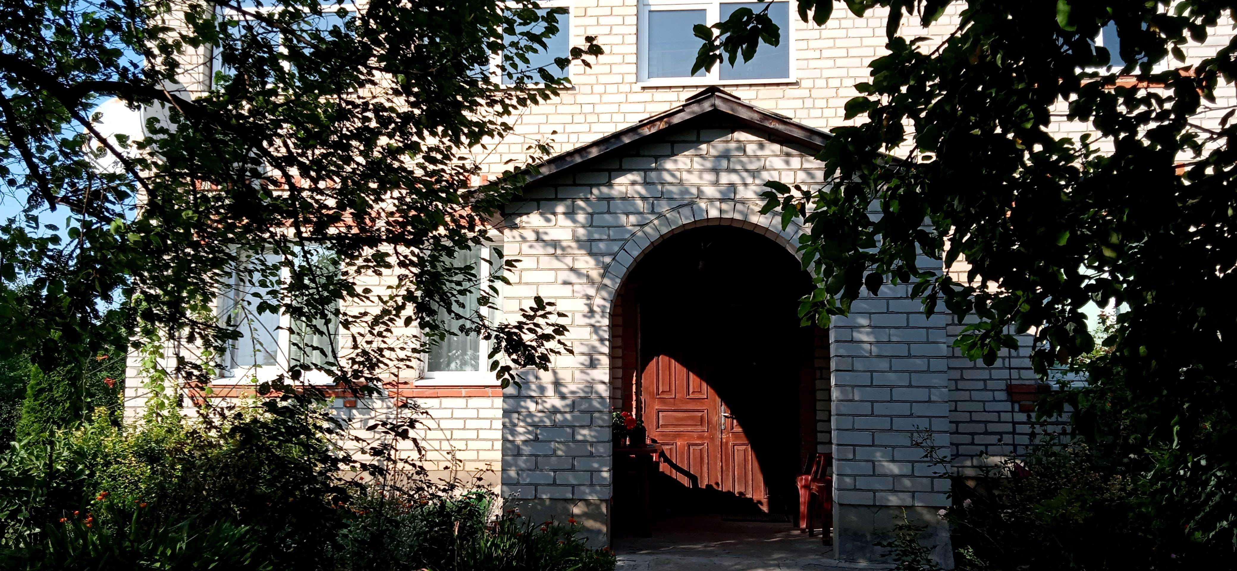 Будинок від власника. с.Сніжків 60 км від Харкова. З меблями та іншим.