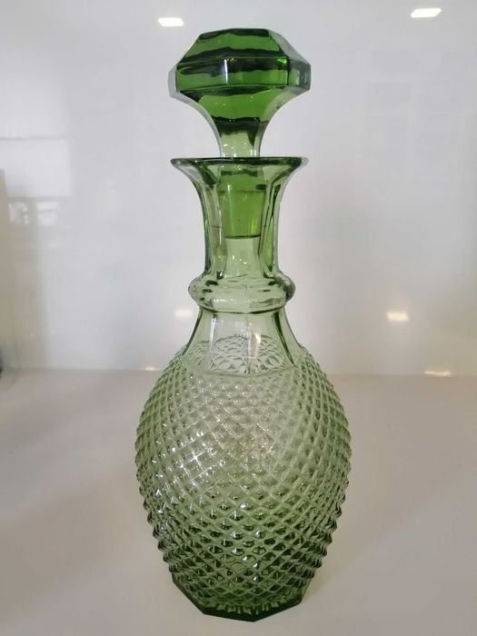 Garrafa em vidro verde