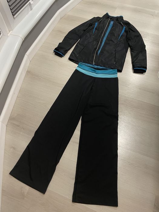 Спортивный костюм, S, брюки клеш, состояние идеальное