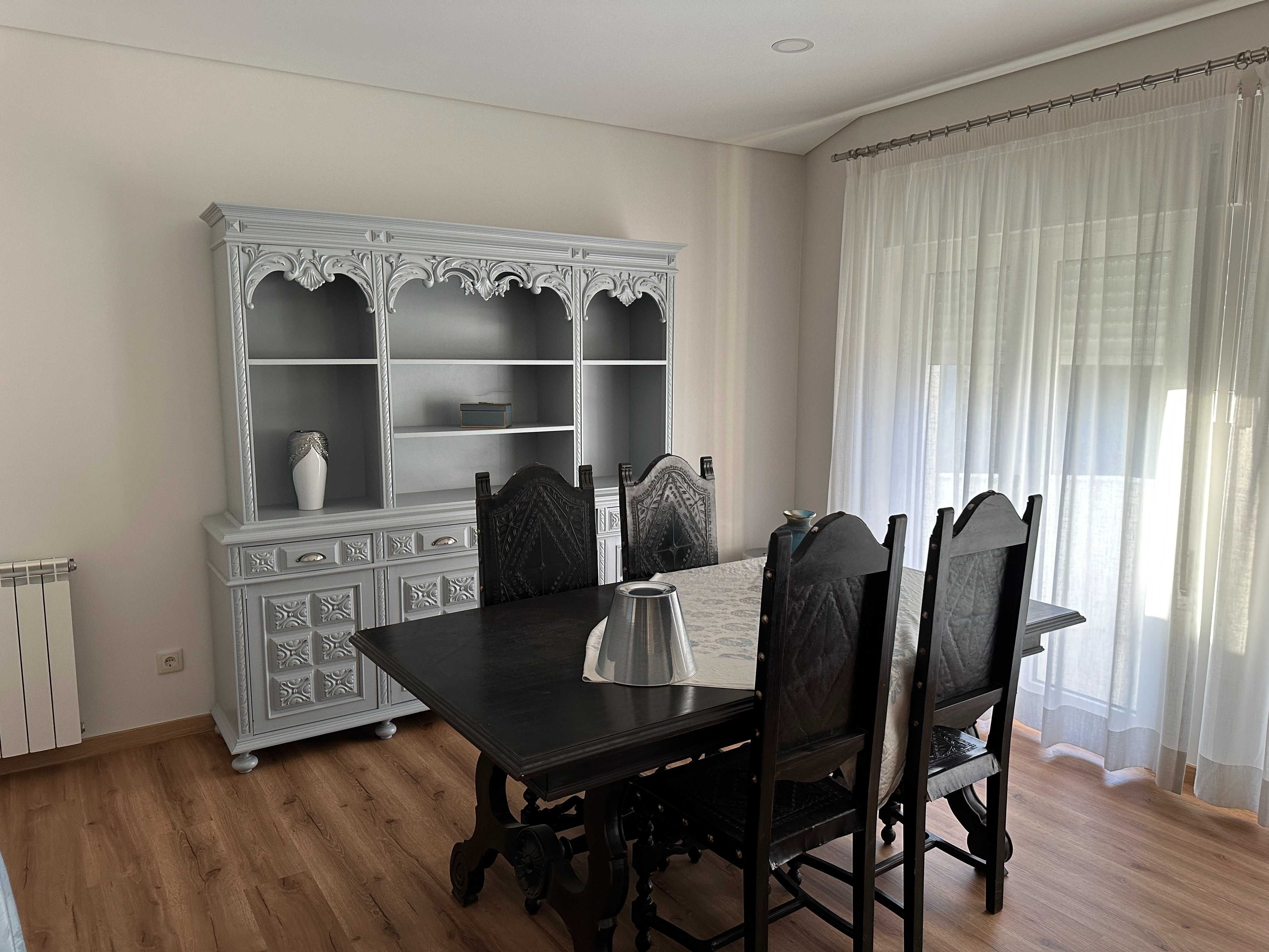 Fabuloso Quarto individual com WC. Excelente localização | Homem/Rapaz