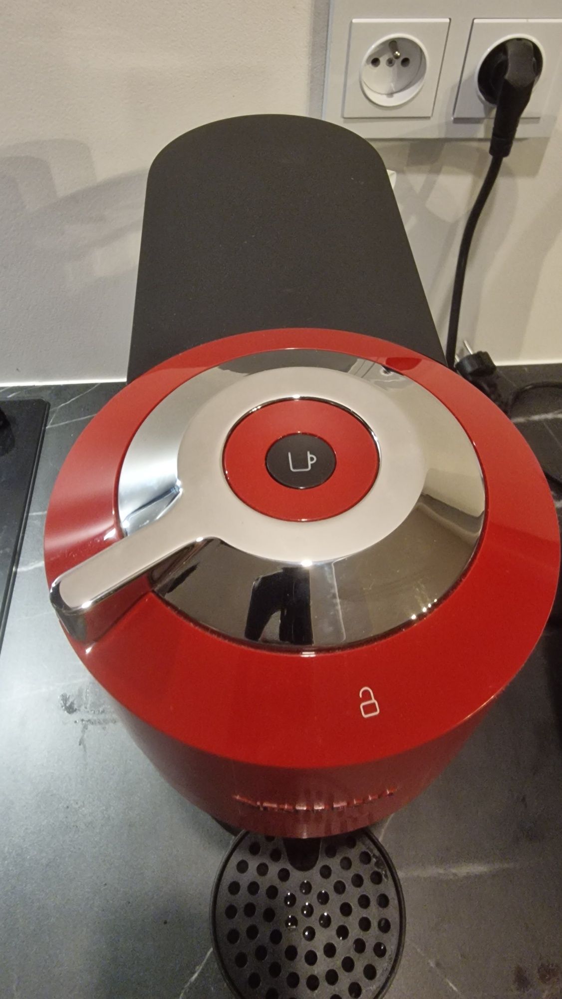 Ekspres Nespresso Vertuo Next czerwony