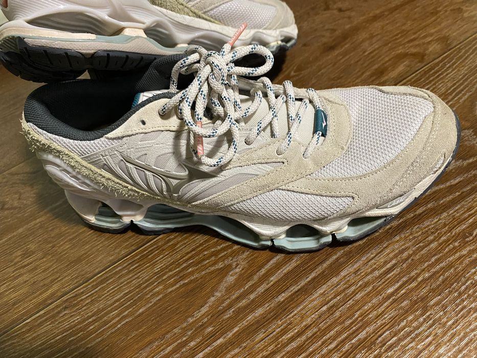 Кросівки  Mizuno чоловічі в хорошому стані