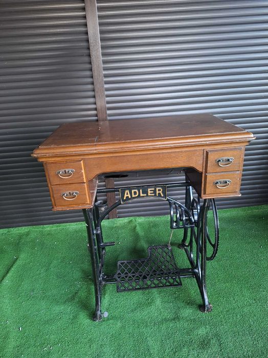 Stara maszyna do szycia Adler