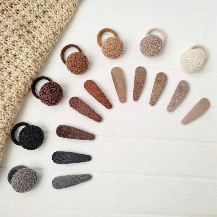 Заколки та резинки для волосся, дитячі, бежеві ручної роботи