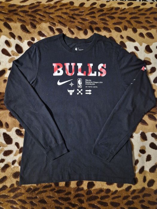 Оригінальний Nike NBA Chicago Bulls, лонгслів (футболка з довгим рукав