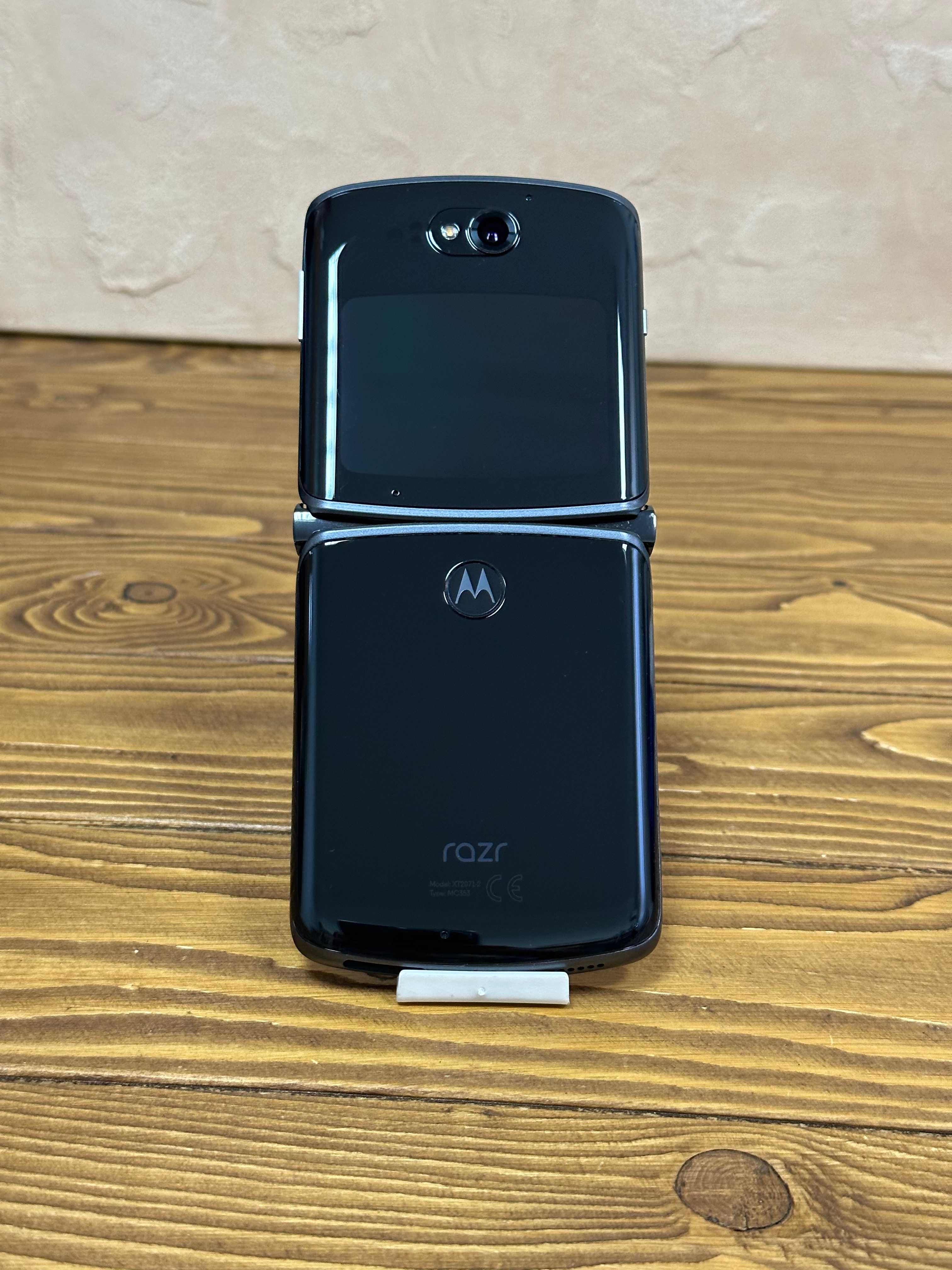 Смартфон Motorola Moto Razr 5G 256 Gb (49179) Підтримка 5G Уцінка