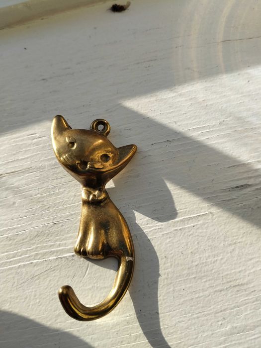 Wieszak mosiężny kot antyk
