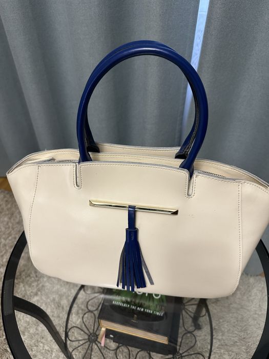 Жіноча сумка Карварі