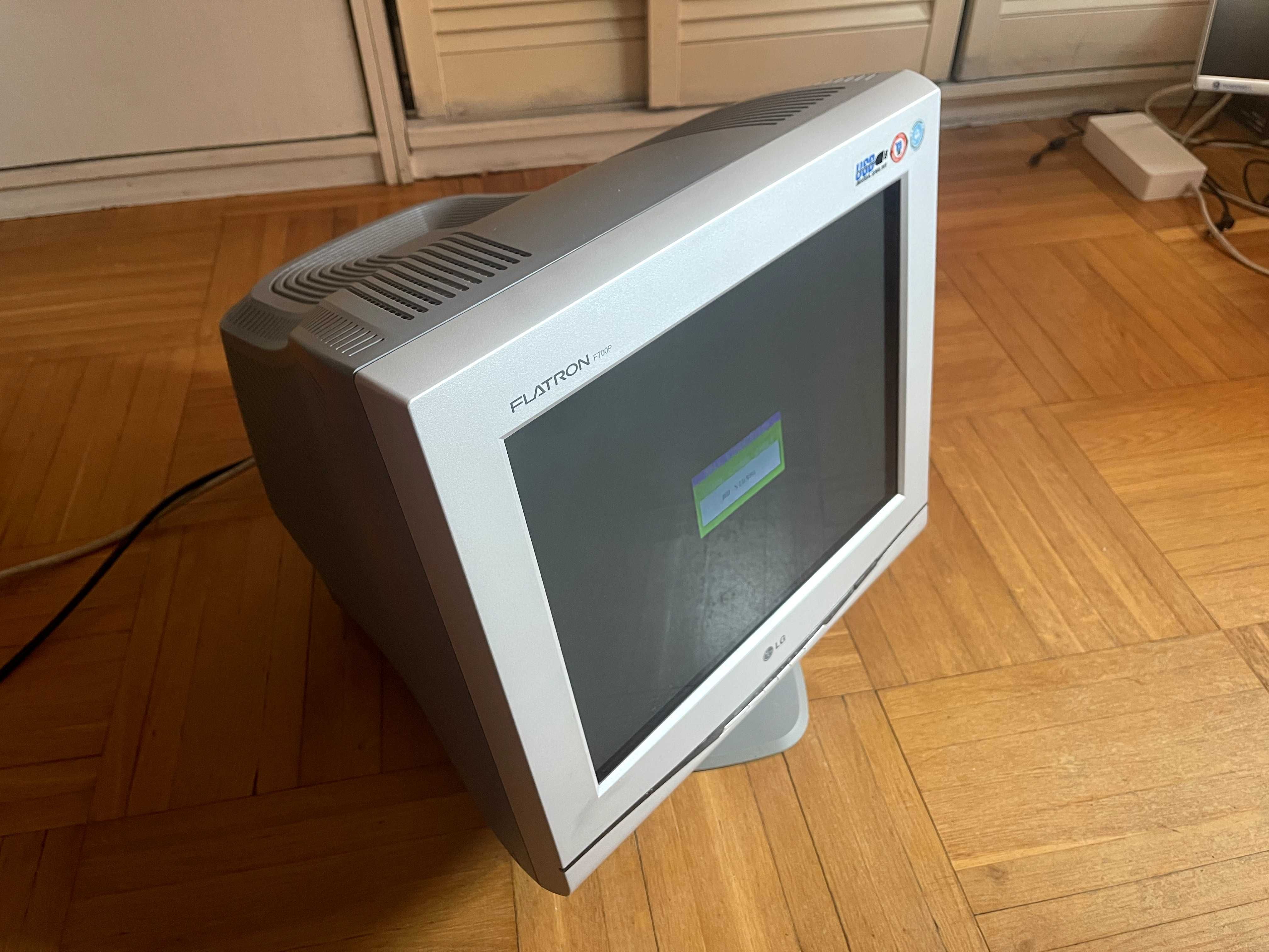 Monitor CRT kineskopowy LG Flatron F700P