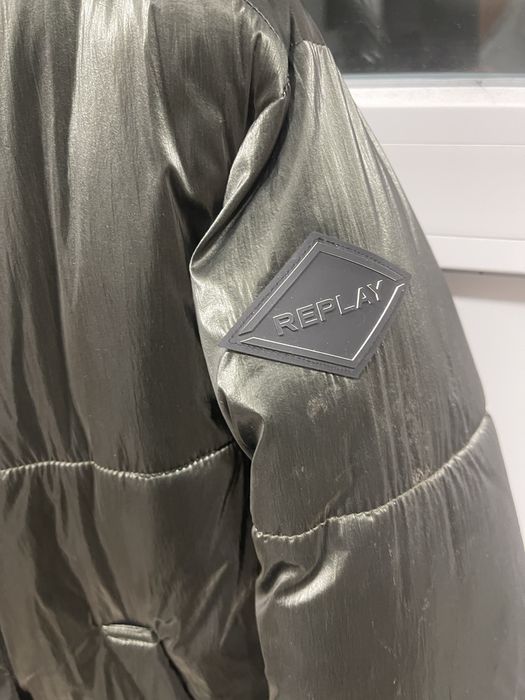 Продам курточку женскую Replay