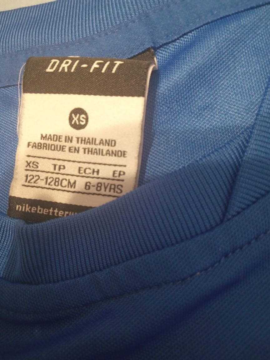 Koszulka niebieska Nike 122/128 się