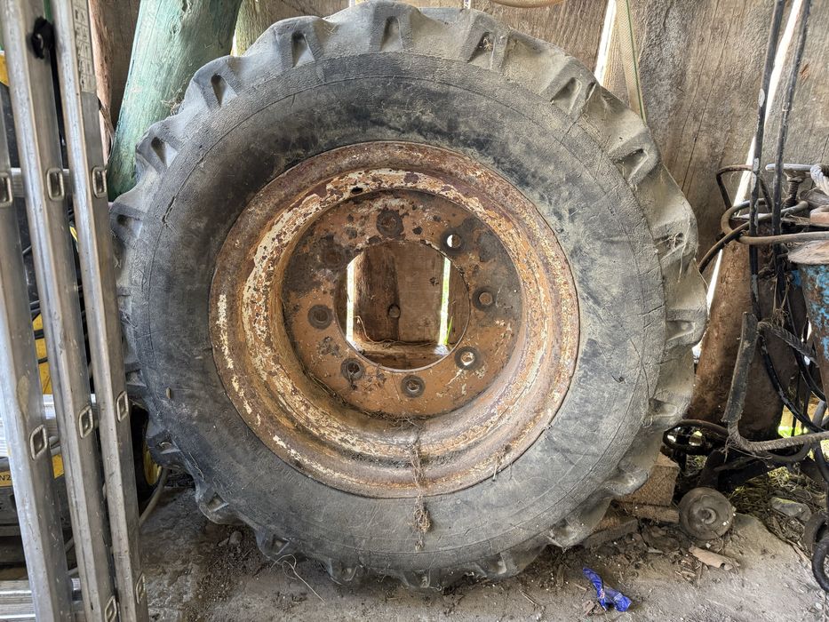 Felga opona Felga przód do Cat 428C, 428D pompa