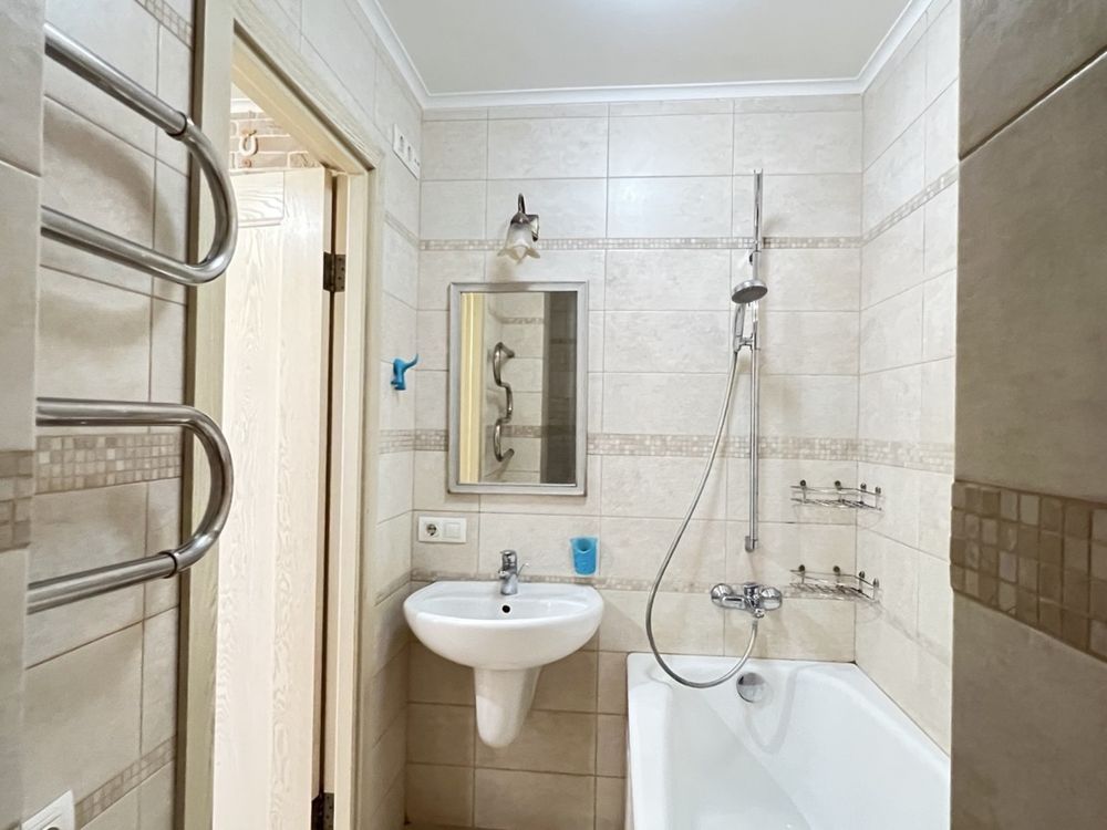 Продається 2-кімнатна квартира, м. Вишневе