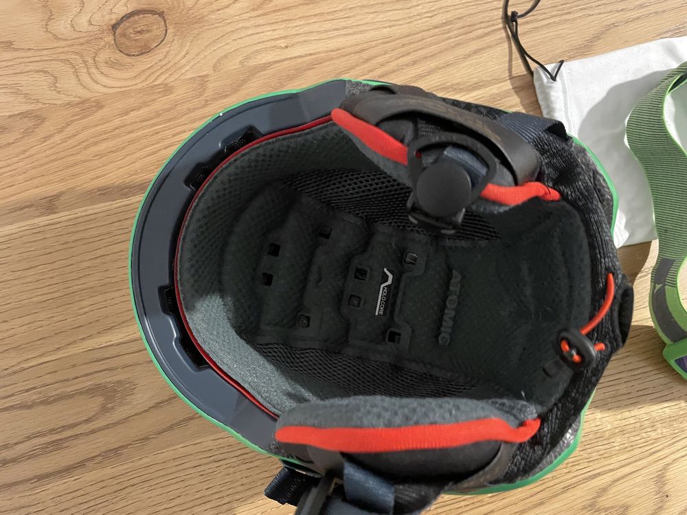 Kask i gogle ATOMIC dla 8-10 latka
